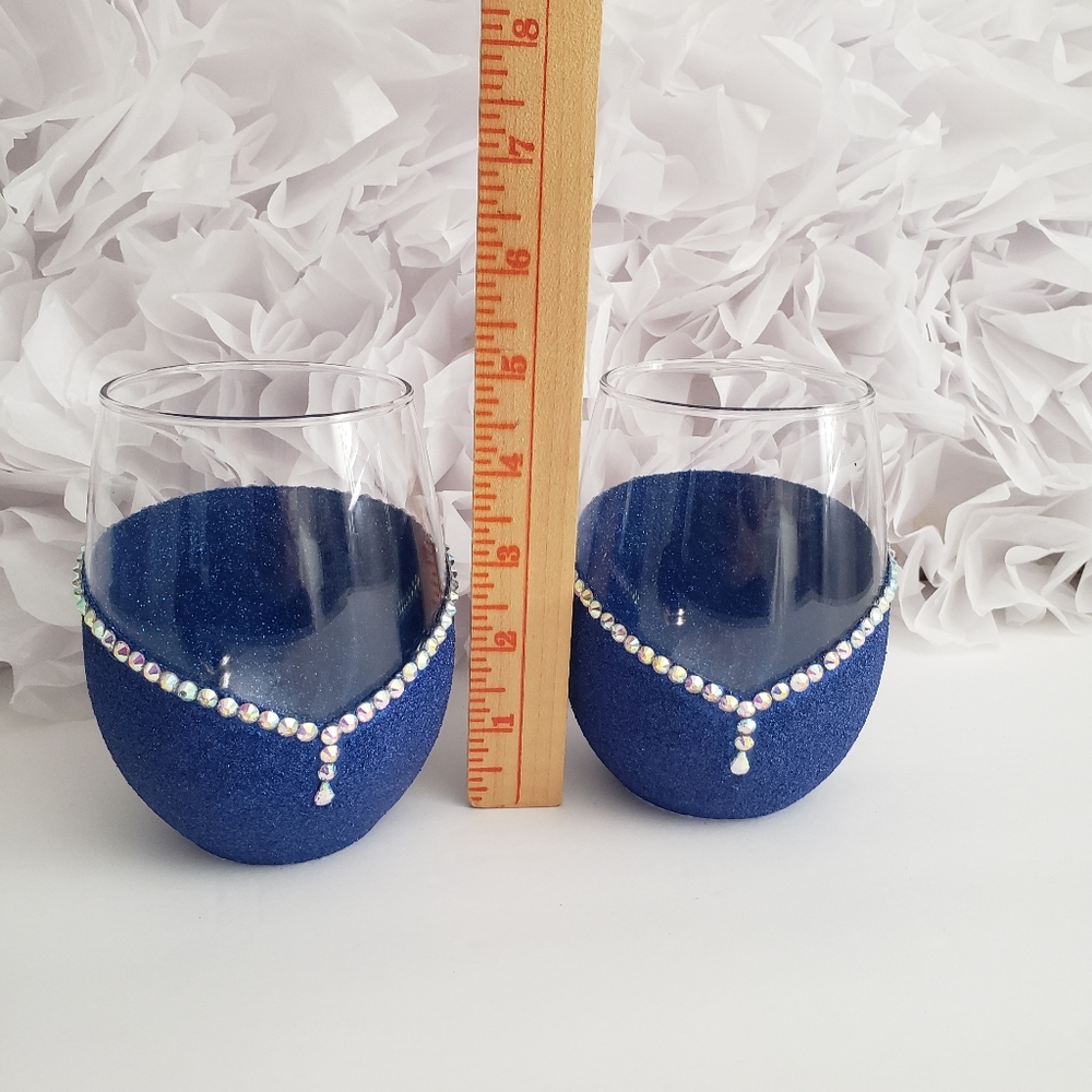 Crystal Rhinestone 🔮 Bling Hand Crafted Wine/Water 💧🍷 Glass (Set of 2) - Picture 4 of 6